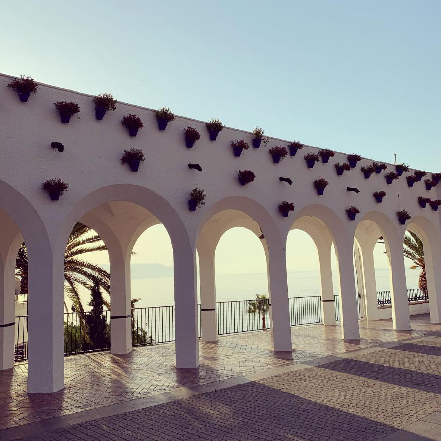 Apartamento frente al mar en la Torrecilla Nerja Exterior foto